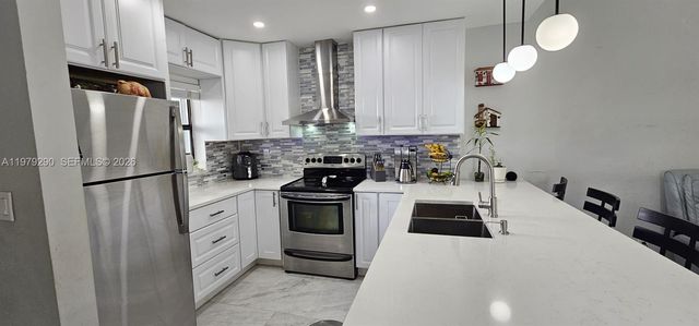 8019 NW 100th Dr, Tamarac, FL 33321