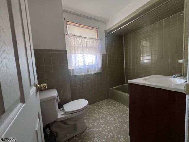 317 Dietz St, Roselle Boro, NJ 07203