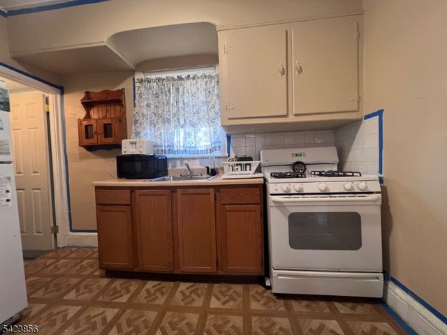 317 Dietz St, Roselle Boro, NJ 07203