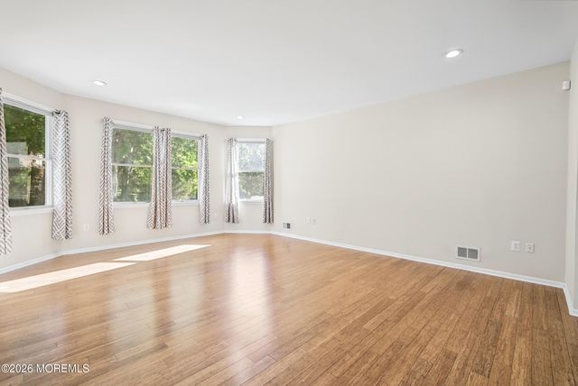 11 Camelot Drive, Monroe, NJ 08831