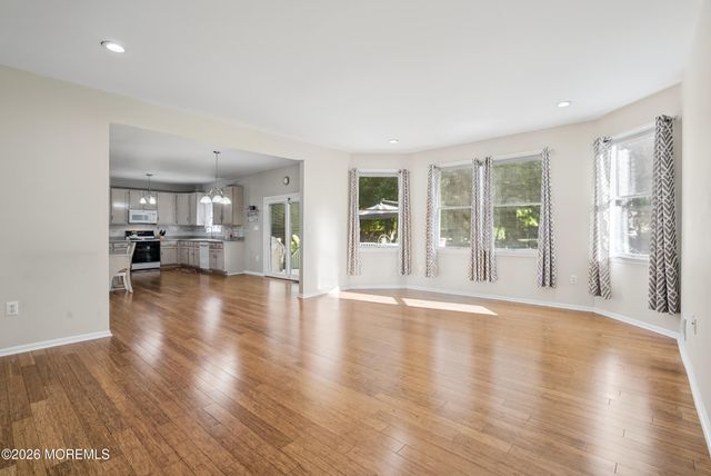 11 Camelot Drive, Monroe, NJ 08831