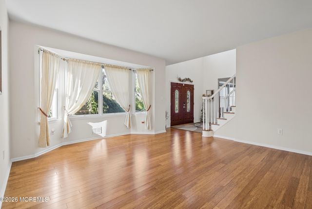11 Camelot Drive, Monroe, NJ 08831