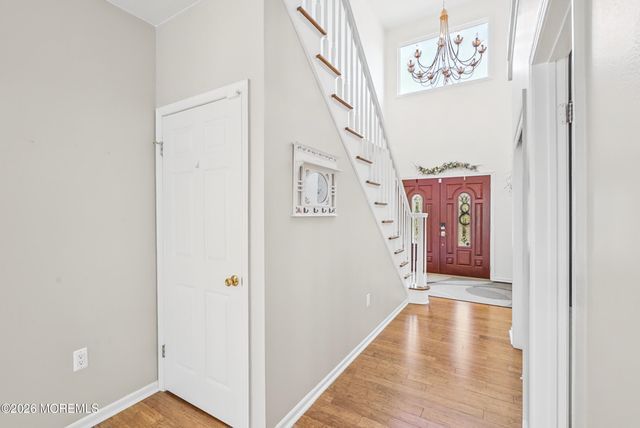 11 Camelot Drive, Monroe, NJ 08831