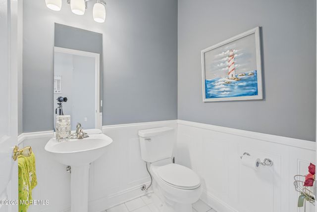 11 Camelot Drive, Monroe, NJ 08831