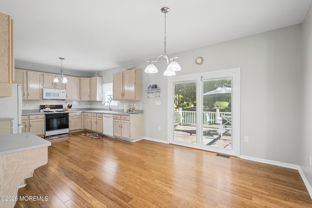 11 Camelot Drive, Monroe, NJ 08831