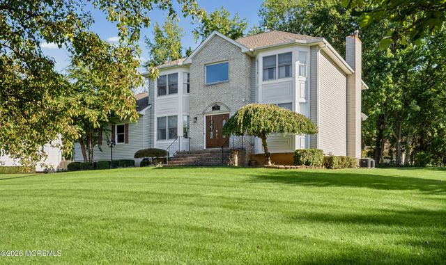 11 Camelot Drive, Monroe, NJ 08831