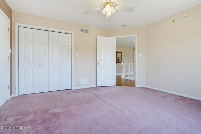11 Camelot Drive, Monroe, NJ 08831