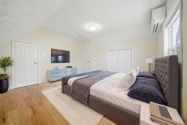 7 Pine St, Stoneham, MA 02180