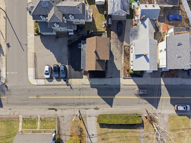 7 Pine St, Stoneham, MA 02180