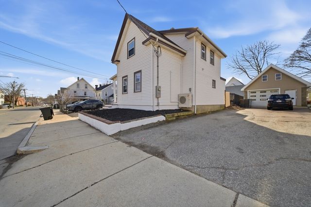 7 Pine St, Stoneham, MA 02180