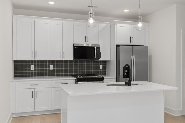 550 Markham St Unit 19, Nashville, TN 37214