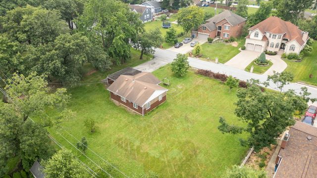 9937 S 86th Court, Palos Hills, IL 60465