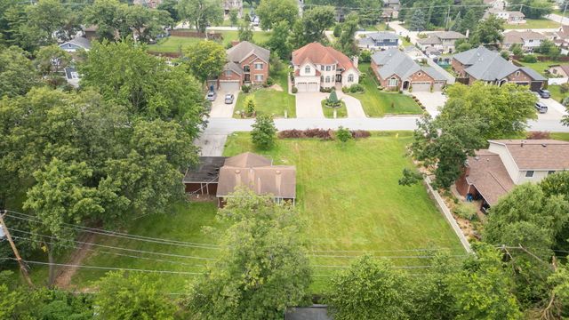 9937 S 86th Court, Palos Hills, IL 60465