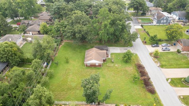 9937 S 86th Court, Palos Hills, IL 60465