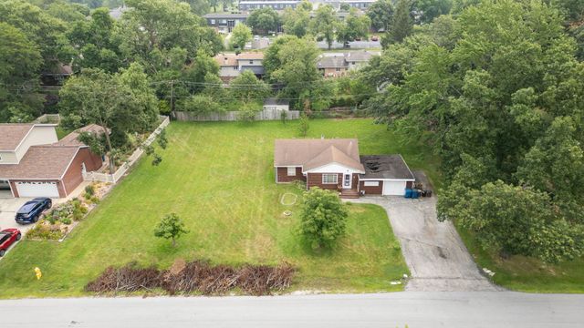 9937 S 86th Court, Palos Hills, IL 60465