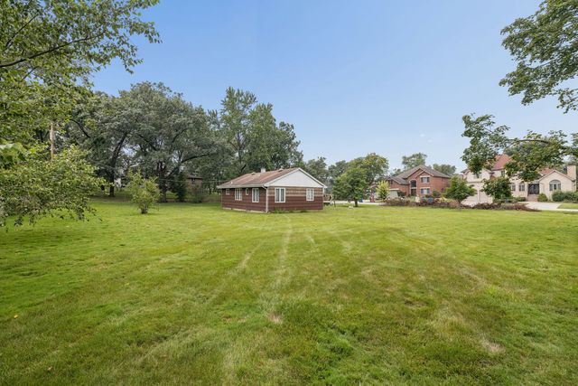 9937 S 86th Court, Palos Hills, IL 60465