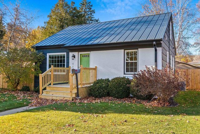 111 N GENEVA AVENUE, Sturgeon Bay, WI 54235