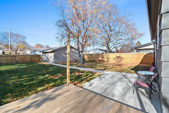 111 N GENEVA AVENUE, Sturgeon Bay, WI 54235