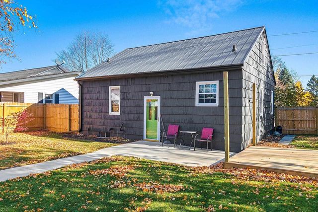 111 N GENEVA AVENUE, Sturgeon Bay, WI 54235