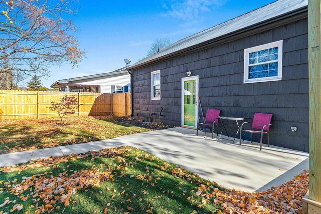 111 N GENEVA AVENUE, Sturgeon Bay, WI 54235