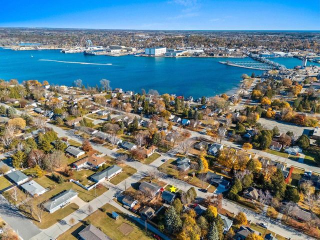 111 N GENEVA AVENUE, Sturgeon Bay, WI 54235