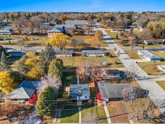 111 N GENEVA AVENUE, Sturgeon Bay, WI 54235