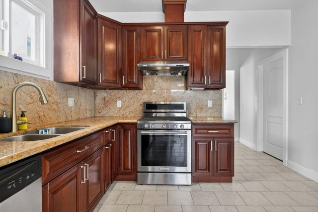 1539 International Boulevard, Oakland, CA 94606