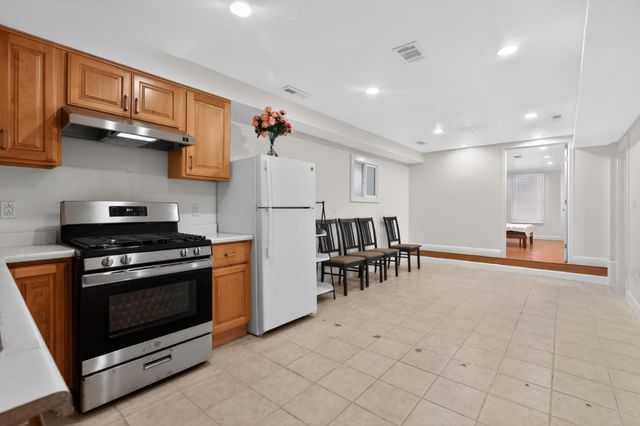 1539 International Boulevard, Oakland, CA 94606