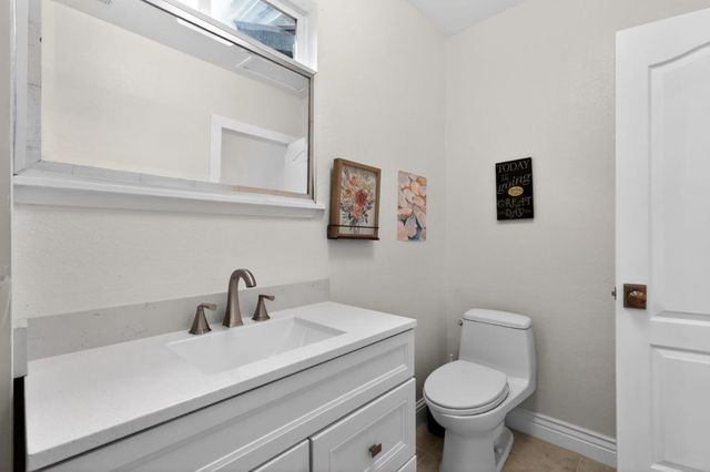 1539 International Boulevard, Oakland, CA 94606