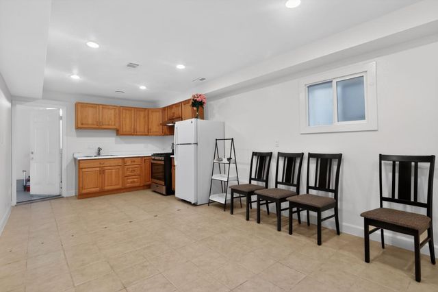 1539 International Boulevard, Oakland, CA 94606