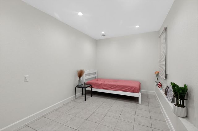 1539 International Boulevard, Oakland, CA 94606