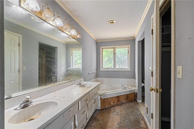 7104 E 134th Terrace, Grandview, MO 64030