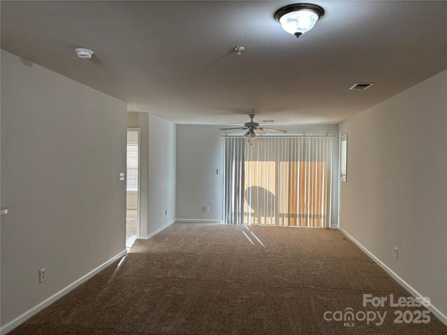 938 Plaza Walk Drive, Charlotte, NC 28215