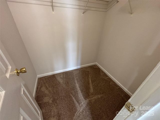 938 Plaza Walk Drive, Charlotte, NC 28215