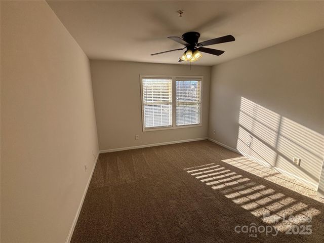 938 Plaza Walk Drive, Charlotte, NC 28215