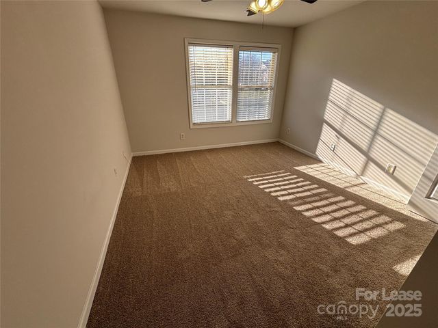 938 Plaza Walk Drive, Charlotte, NC 28215