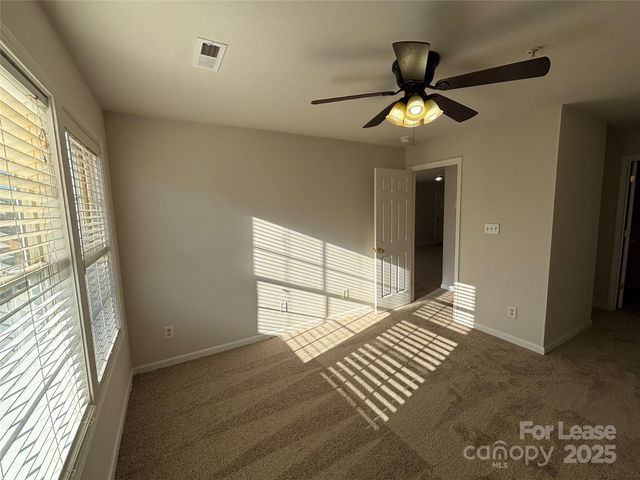 938 Plaza Walk Drive, Charlotte, NC 28215