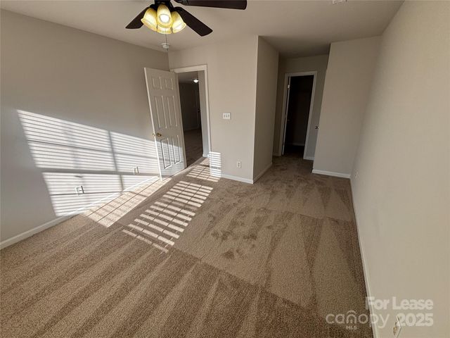 938 Plaza Walk Drive, Charlotte, NC 28215