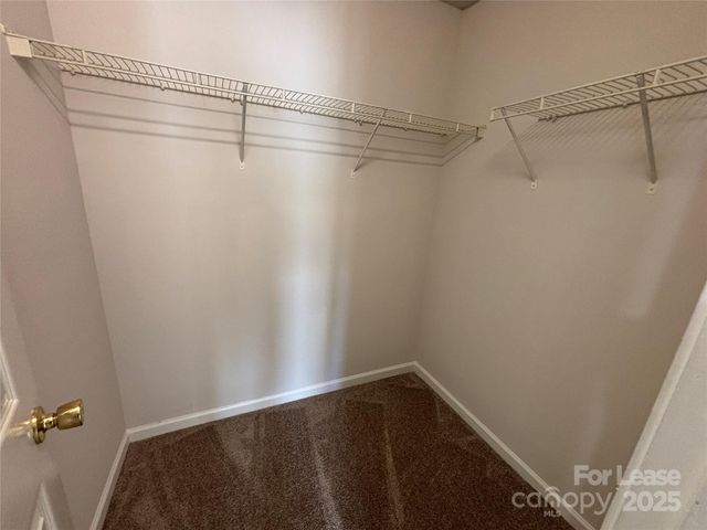 938 Plaza Walk Drive, Charlotte, NC 28215