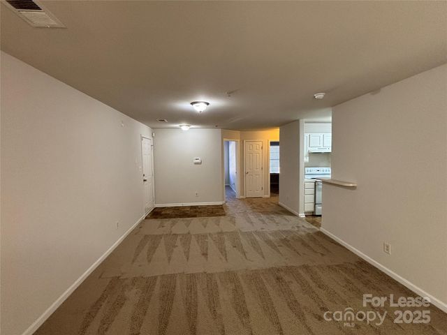 938 Plaza Walk Drive, Charlotte, NC 28215