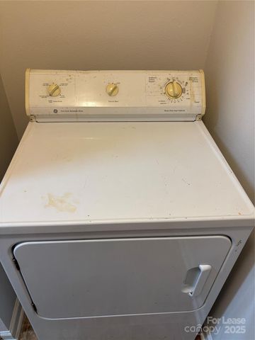 938 Plaza Walk Drive, Charlotte, NC 28215