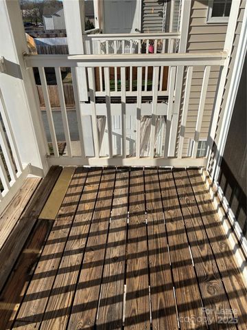 938 Plaza Walk Drive, Charlotte, NC 28215