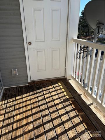 938 Plaza Walk Drive, Charlotte, NC 28215