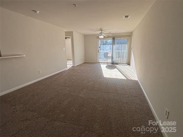 938 Plaza Walk Drive, Charlotte, NC 28215