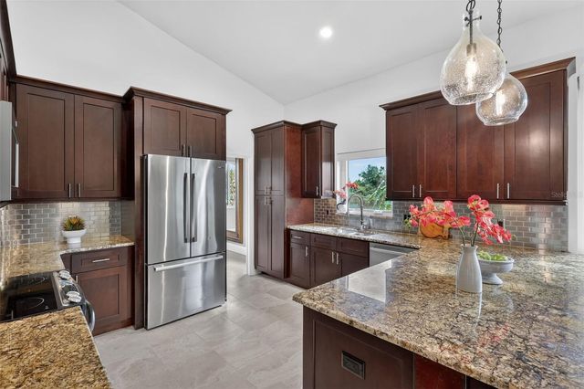 4237 PALACIO DRIVE, Sarasota, FL 34238