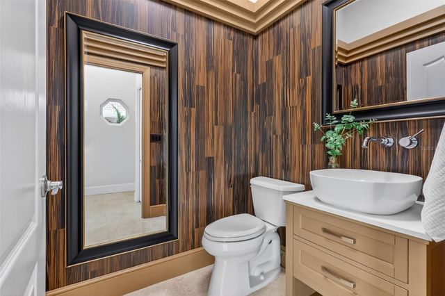 4237 PALACIO DRIVE, Sarasota, FL 34238