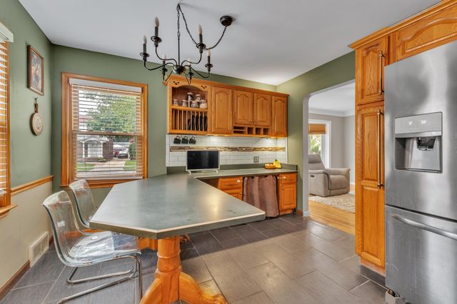 15106 White Avenue, Allen Park City, MI 48101