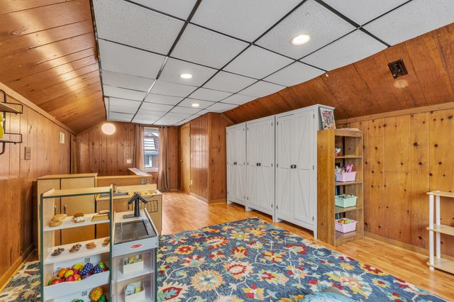15106 White Avenue, Allen Park City, MI 48101