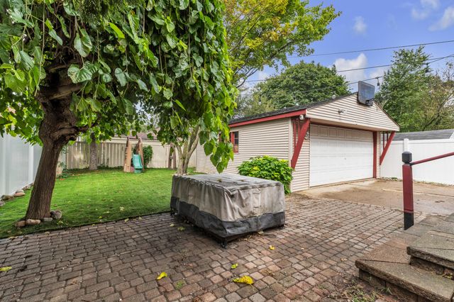 15106 White Avenue, Allen Park City, MI 48101