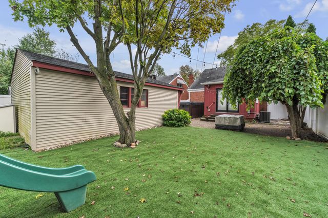 15106 White Avenue, Allen Park City, MI 48101